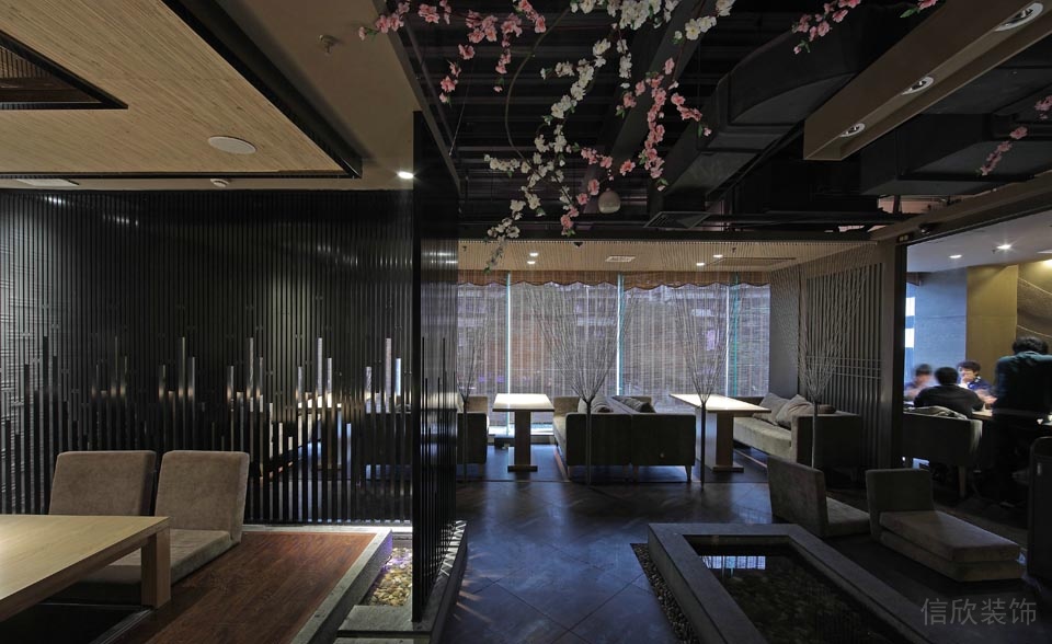 日本料理店舒適用餐區(qū)