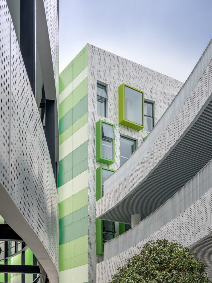 鏤空洞洞板金屬護(hù)墻板建筑外墻裝修設(shè)計