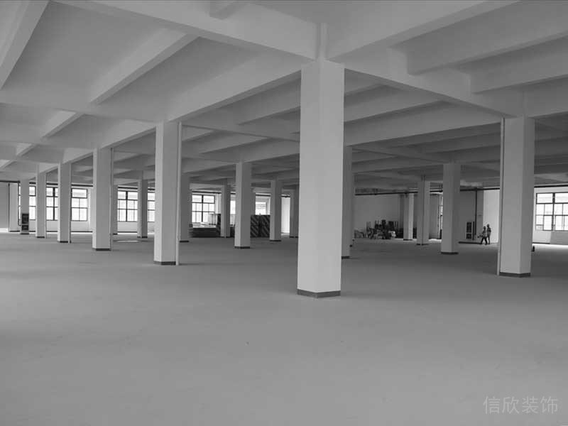 深圳龍華現(xiàn)代風格大型辦公室裝修設計原有室內(nèi)天棚實景