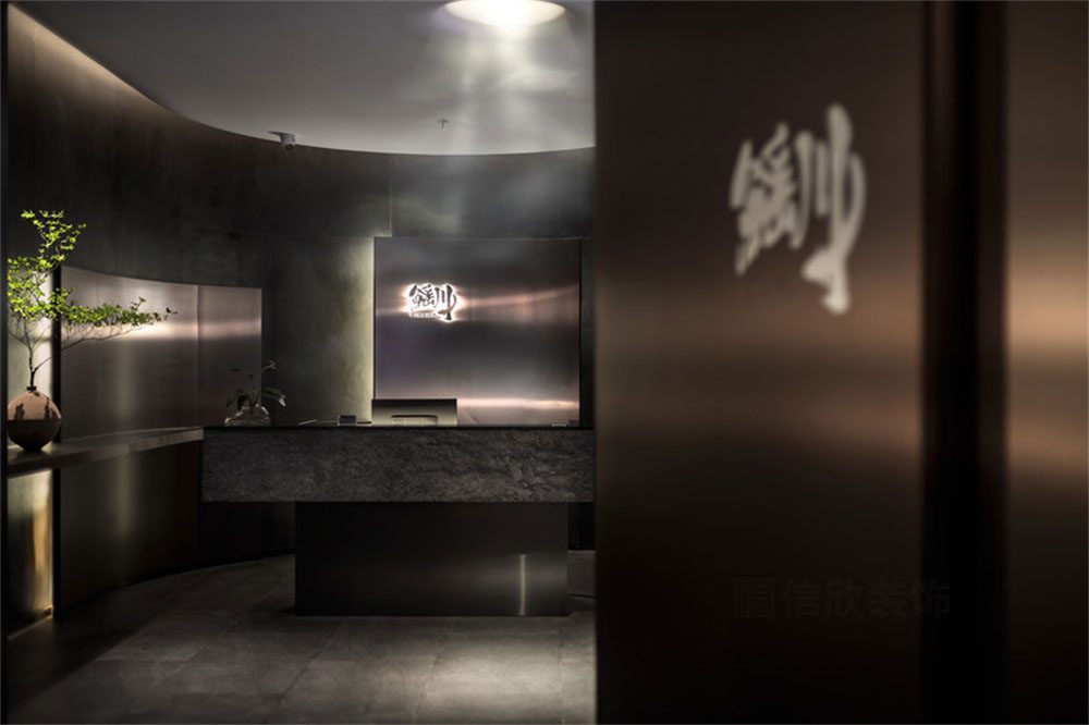 深圳鹽田新中式風(fēng)格川菜館裝修設(shè)計(jì)地面鋪貼
