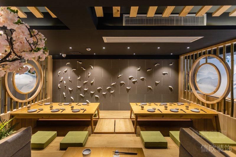 古典風(fēng)餐廳日式榻榻米休息座椅日料店天空木飾面創(chuàng)意設(shè)計(jì)圖