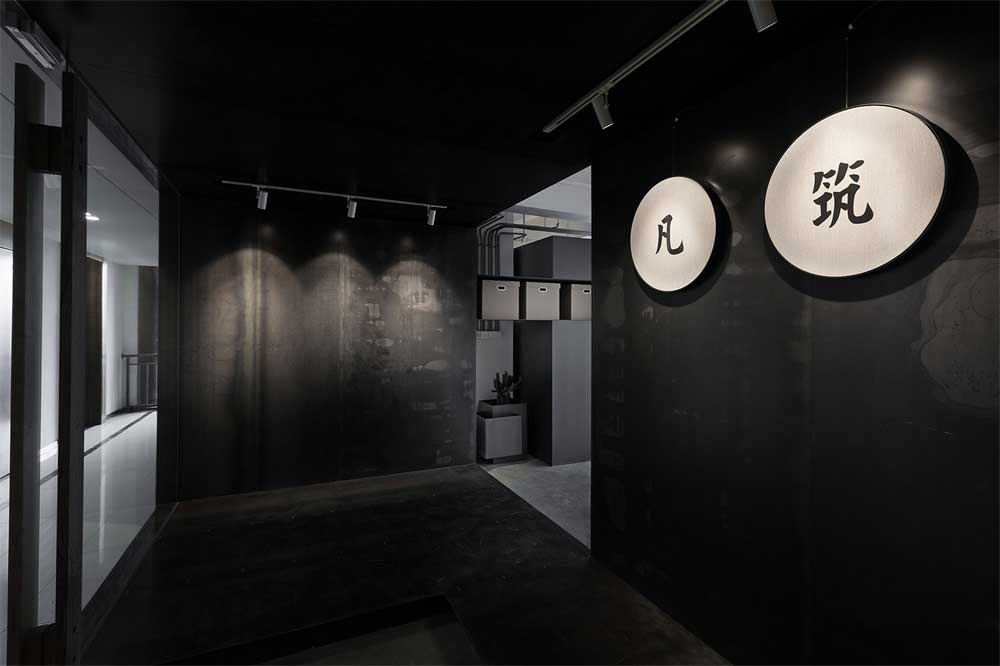 400平深圳市龍華工業(yè)風辦公室裝修入戶