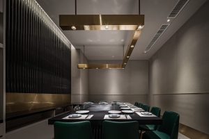 輕奢貴氣餐廳多人聚餐小包間裝修設(shè)計