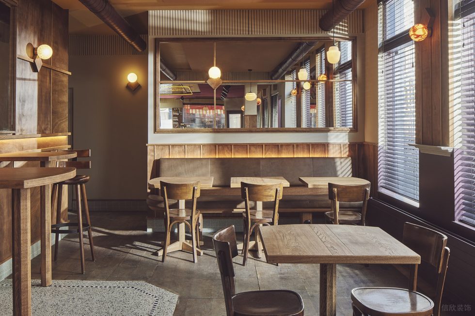 深圳南山街角酒吧店鋪組合用餐區(qū)裝修設計